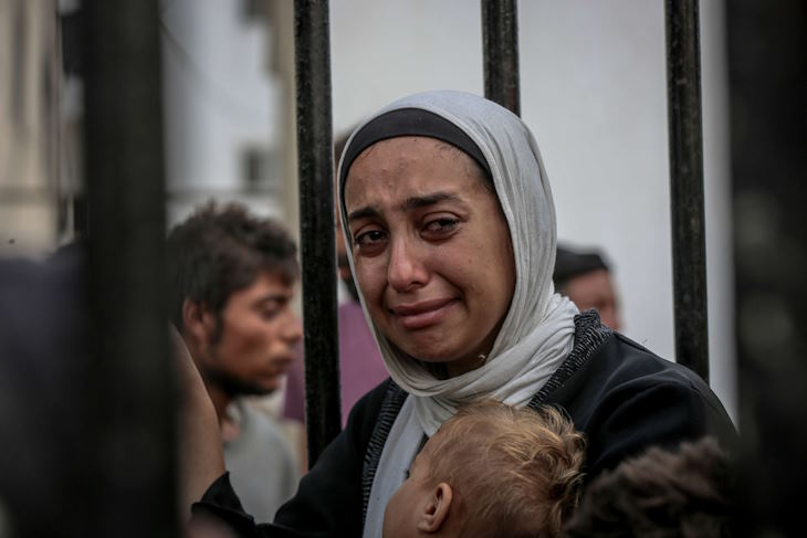 الوضع الكارثي يزداد خطورة في غزة.. مجازر جديدة تبيد عائلات والمجوعون يغادرون الحياة هياكل عظمية