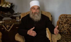 حكمت الهجري.. من قائد روحي إلى زعيم انفصالي مدعوم خارجيًا 