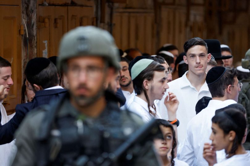إصابة 11 فلسطينيا باعتداءات للمستوطنين وجيش الاحتلال في نابلس
