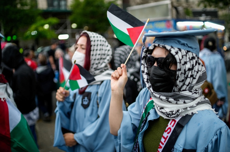 مؤرخ فلسطيني يلغي مساقا تدريسيا في جامعة كولومبيا ويتهم إدارتها بالتواطؤ مع أعظم جرائم الإبادة في القرن الحالي