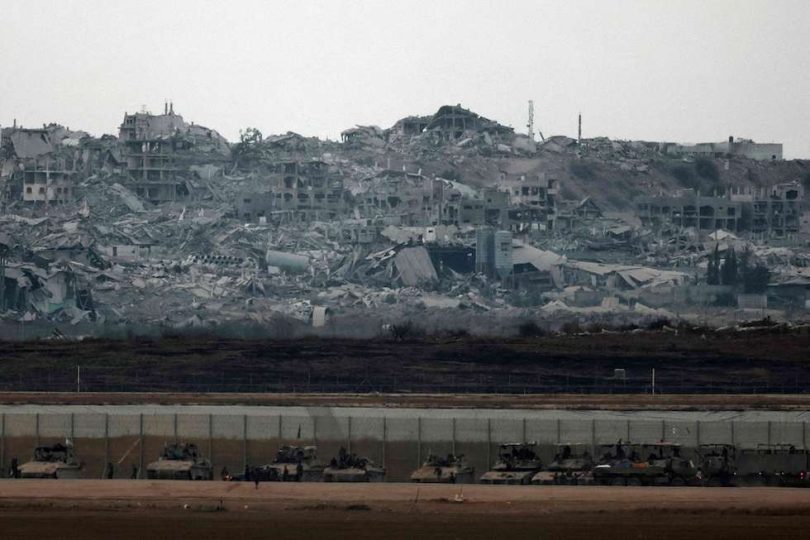 شهود عيان: قوات إسرائيلية تنتشر في مدينة غزة بعد مصادقة نتنياهو على خطة للسيطرة عليها