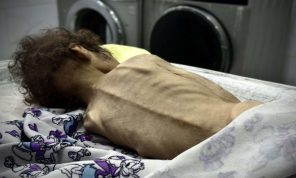 برنامج الأغذية العالمي يرى أن المساعدات الداخلة إلى غزة “قطرة في بحر”