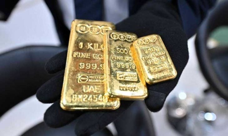 الذهب دون تغير يذكر ترقبا لمؤشرات حول مسار الفائدة الأمريكية