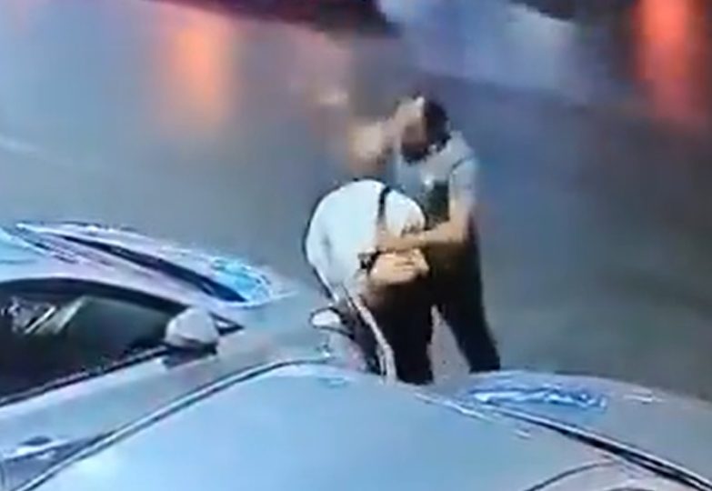 واقعة اعتداء ضابط على “سايس” نادي القضاة تثير جدلا في مصر- (فيديو)