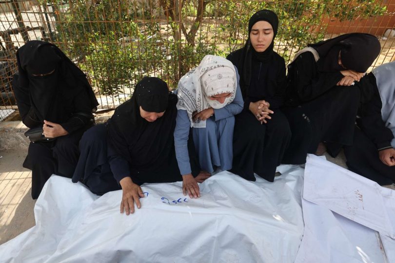 الكاتب الإسرائيلي غروسمان: ما يحصل في غزة إبادة جماعية.. ولعنة الاحتلال ستلاحقنا