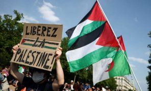 لوموند تُشدد في افتتاحيتها “على الضرورة الملحّة” للاعتراف بدولة فلسطين