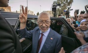 الغنوشي يحذر من غياب “المحاكمات العادلة” في تونس