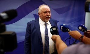 ليبرمان يحذّر الإسرائيليين: الإيرانيون قد يحاولون مفاجأتنا هذه المرة
