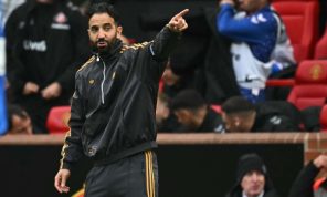 أموريم يحث لاعبي مانشستر يونايتد على إثبات تطورهم أمام ليفربول