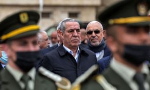 أكسيوس: الرئيس الفلسطيني عباس سيحضر قمة شرم الشيخ غدا الاثنين