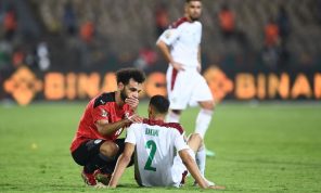 العرب يتطلعون لاستعادة جائزة أفضل لاعب أفريقي عبر صلاح وحكيمي