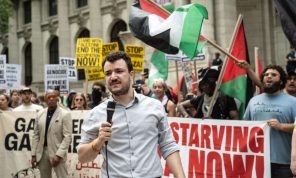الناشط الفلسطيني محمود خليل يقاضي إدارة ترامب