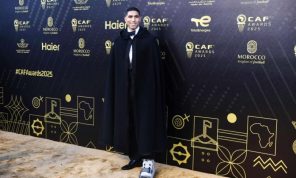 حكيمي يفوز بجائزة أفضل لاعب كرة قدم أفريقي لعام 2025