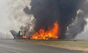 أمريكا: تحطم طائرة أثناء هبوطها بمطار في نورث كارولينا- (فيديو)