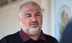 صحيفة إسرائيلية.. لرؤساء المعارضة: لا مستقبل لكم من دون منصور عباس