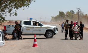 سوريا.. مقتل عنصري أمن في قصف لمجموعات مسلحة بالسويداء
