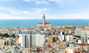 معقل الكرة المغربية.. الدار البيضاء تتزين بحلة كأس أفريقيا