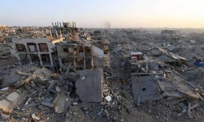 إسرائيل تقتل فلسطينيا خارج مناطق احتلالها في غزة وتكثّف قصفها على المناطق الشرقية جنوبي القطاع
