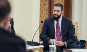 قائد “سنتكوم” يبحث مع الشرع آلية نقل معتقلي “داعش” إلى العراق- (بيان) 