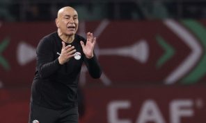 حسام حسن يتجاوز بند إقالته من منصب المدير الفني للمنتخب المصري