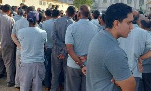 عمال 7شركات حكومية يضربون عن العمل لتحسين أجورهم