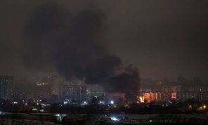 قتيل و23 جريحا بضربات روسية على أوكرانيا.. وزيلينسكي يطالب أمريكا بإمدادات الدفاع الجوي- (صور)