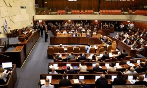 صفقة مع الحريديم.. الكنيست يقر بقراءة أولى مشروع قانون الميزانية