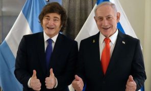 الأرجنتين تجمد نقل سفارتها إلى القدس بسبب أزمة نفط فوكلاند 