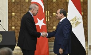 احتفاء واسع بزيارة أردوغان إلى مصر.. أزمات المنطقة تدفع القاهرة وأنقرة للتقارب