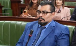 السجن ثمانية أشهر لنائب برلماني بسبب تدوينات ساخرة ضد الرئيس التونسي