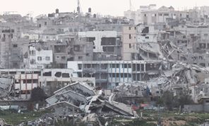 إصابة ثلاثة فلسطينيين بنيران الجيش الإسرائيلي جنوبي غزة
