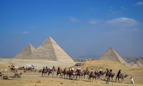 اتهامات تلاحق وزيرة الثقافة المصرية.. بلاغ يتحدث عن إهدار المال العام وقضية تهريب آثار إلى الإمارات
