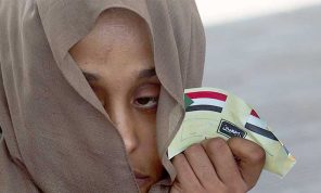 حملة استهداف اللاجئين تتواصل في مصر… ووفاة سوداني محتجز