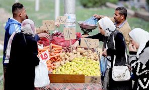القطاع الخاص يتجاهل قراراً حكومياً برفع الحد الأدنى للأجور