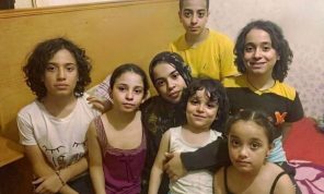 مذبحة كرموز.. أم وأطفالها الخمسة ينهون حياتهم بمساعدة الابن الأكبر بعد تخلي الأب عنهم