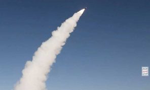 الحوثيون يعلنون شنّ أول هجوم على إسرائيل منذ بدء الحرب على إيران