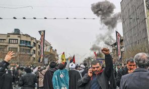 قادة إيران يتحدون الهجمات الإسرائيلية بحضور «يوم القدس»… ومقتل 6 جنود أمريكيين بإسقاط طائرة