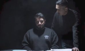 فنان مغربي يحوّل أزمته مع “الشيكات” إلى عرض كوميدي جديد- (تدوينة)
