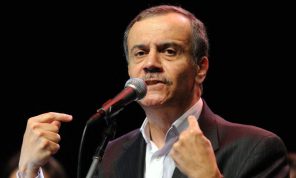 أحمد قعبور.. رحيل صوت دافىء غنى لفلسطين ولنا “نحنا الناس”