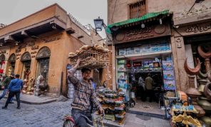 مقترح برلماني.. تبرع مواطنين بمليون جنيه وإلزام أصحاب الدخول المرتفعة بنسبة من رواتبهم لسداد الديون المصرية