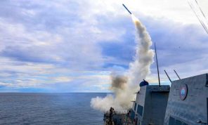 “سي إن إن”: الجيش الأمريكي يستنزف مخزون صواريخه في الحرب على إيران
