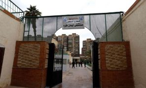 إخلاء سبيل عدد من سجناء الرأي المصريين بينهم متحدث سابق باسم حركة 6 أبريل وقائد مشجعي الزمالك