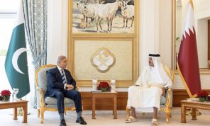 أمير قطر يبحث مساعي خفض التصعيد مع رئيس الوزراء الباكستاني قبيل جولة جديدة من المحادثات الأمريكية الإيرانية