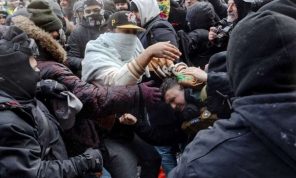 ميشيغان.. تظاهرات في هامترامك وديربورن تُفشل محاولة متطرف إحراق مصاحف وتدفعه إلى الفرار