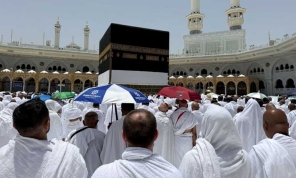 السعودية تدعو الحجاج لتجنب أشعة الشمس المرتفعة