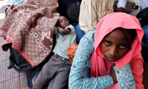 عودة السودانيين من مصر تتحول إلى رحلة عذاب في معبر أرقين… 3 وفيات واستغلال وتكدس الآلاف