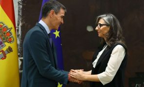 إسبانيا تمنح ألبانيزي وسام الاستحقاق المدني وتستدعي القائمة بالأعمال الإسرائيلية