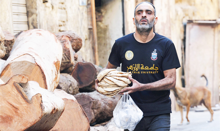 مصر: معركة الرغيف تشتعل… المعارضة ترفض خطة الحكومة المصرية للتحول للدعم النقدي