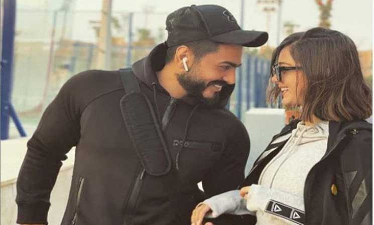 تامر حسني يحتفل مع طليقته بسمة بوسيل بتخرّج ابنتهم