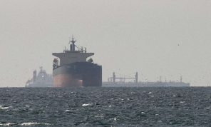 إيران: علينا الحصول على مقابل الخدمات في مضيق هرمز